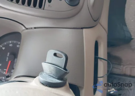 1998 Ford F-150 Lariat/Xl/Xlt z USA, uszkodzony, nr VIN 1FTRX08L9WKA80462